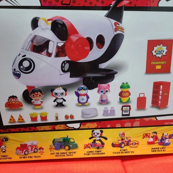 Ryans World Air Plane Travel Toy Combo Panda Airlines Plane New in Box - Picture 7 of 8
